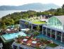 Crest Resort & Pool Villas